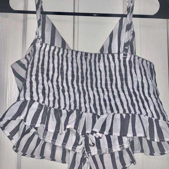 Crop top - Picture 3 of 3